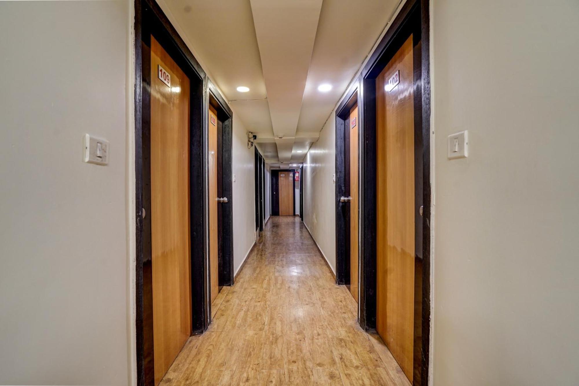 Hotel O Palak Palace Ahmadabad Zewnętrze zdjęcie