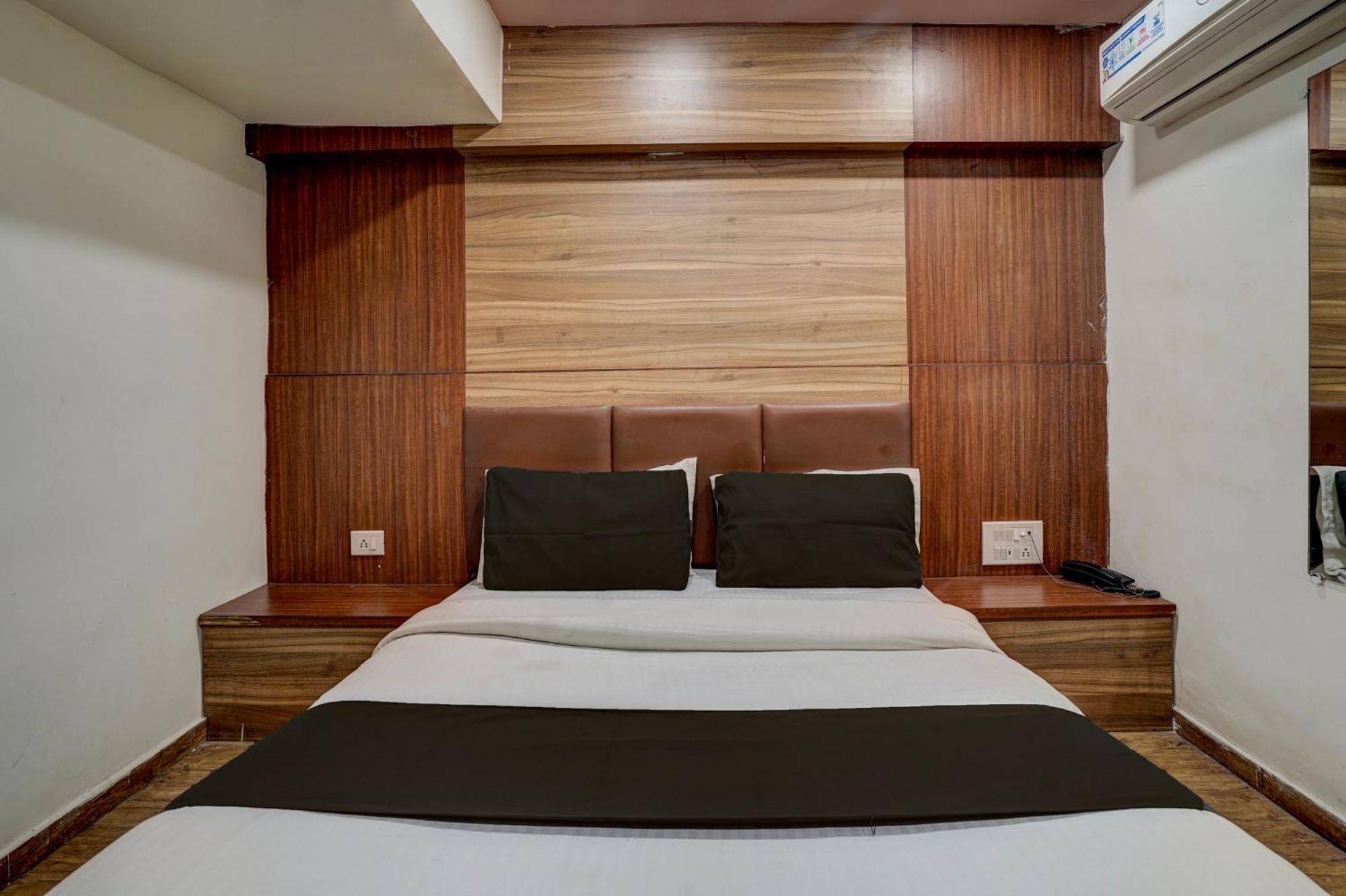 Hotel O Palak Palace Ahmadabad Zewnętrze zdjęcie
