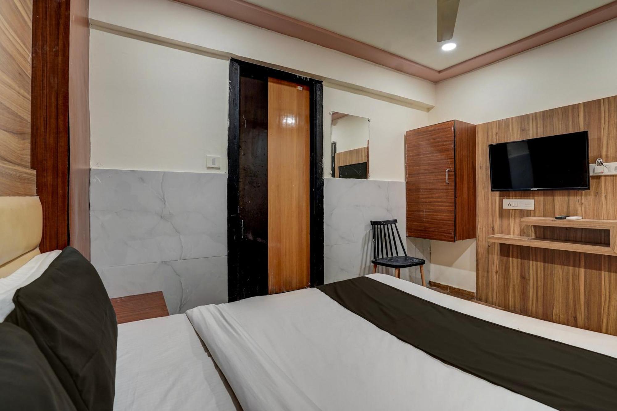 Hotel O Palak Palace Ahmadabad Zewnętrze zdjęcie