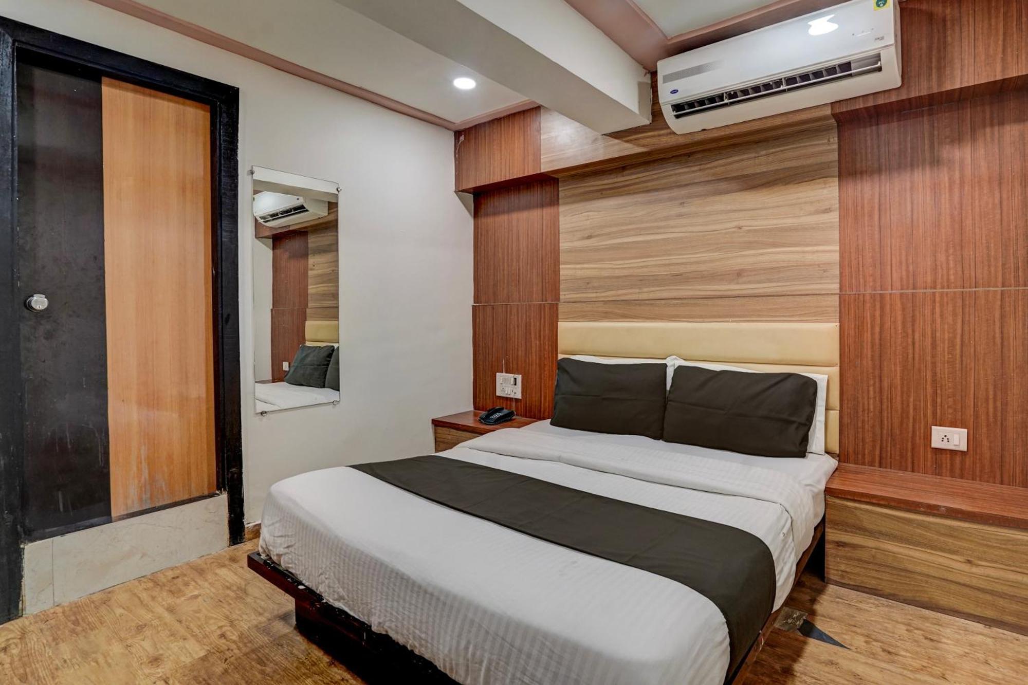 Hotel O Palak Palace Ahmadabad Zewnętrze zdjęcie
